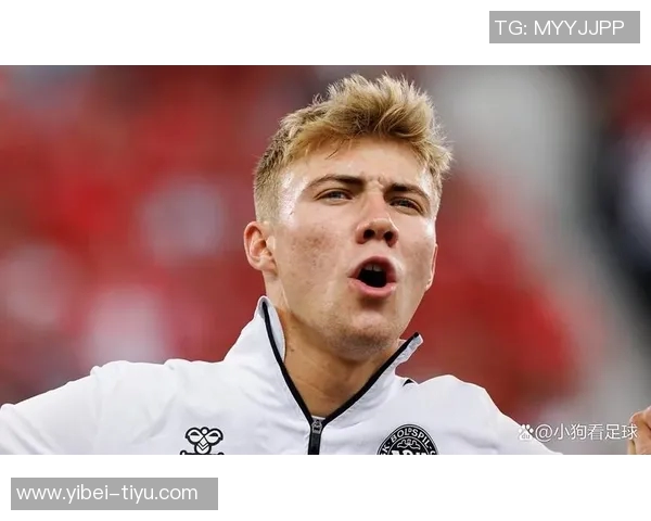 丹麦主帅赞霍伊伦在那不勒斯表现出色队友们乐于给予支持与帮助