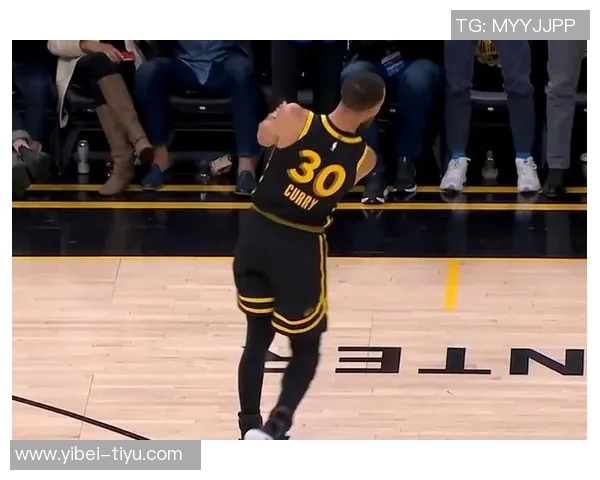 勇士半场苦战落后雄鹿仅2分库明加高效砍下16分4篮板表现抢眼